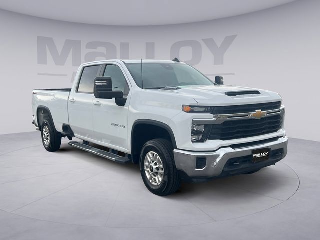Used 2024 Chevrolet Silverado 2500 LT AWD/4WD image 7
