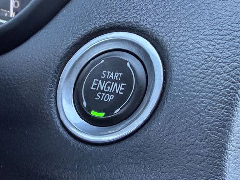 Certified 2022 Cadillac XT4 Premium Luxury w/ Enhanced Visibility Package image 24