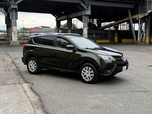 Used 2013 Toyota RAV4 LE AWD/4WD image 45