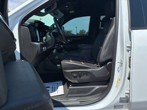 Used 2024 GMC Sierra 2500 AT4 w/ AT4 Premium Plus Package AWD/4WD image 12