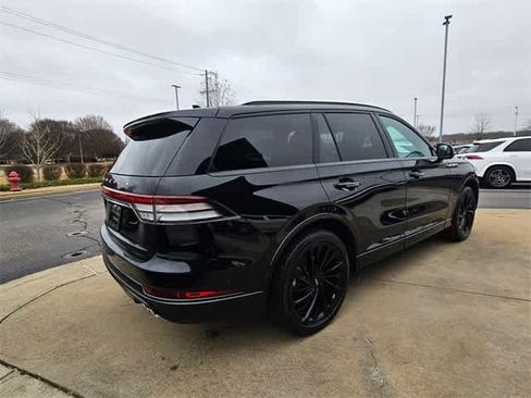 Used 2024 Lincoln Aviator Reserve w/ Equipment Group 201A image 8