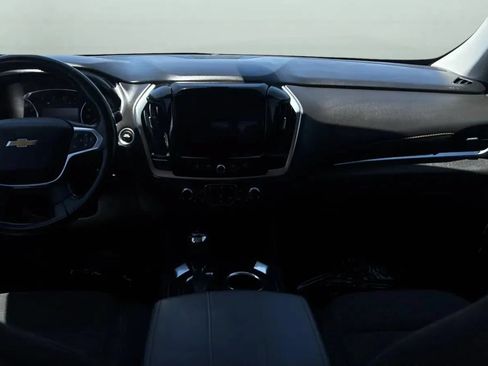 Used 2020 Chevrolet Traverse LT FWD image 9