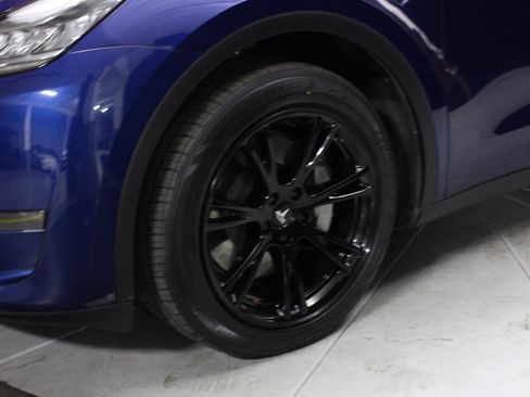 Used 2023 Tesla Model Y Long Range image 26