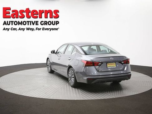 Used 2024 Nissan Altima 2.5 SV FWD image 65