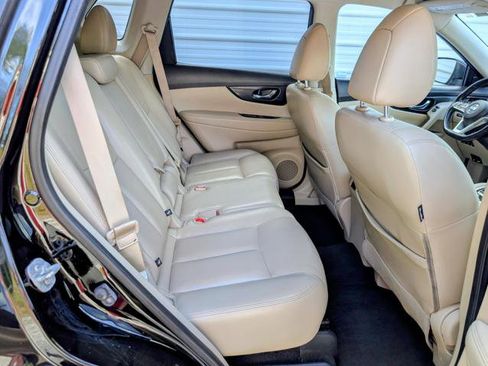 Used 2017 Nissan Rogue SL w/ SL Premium Package FWD image 21
