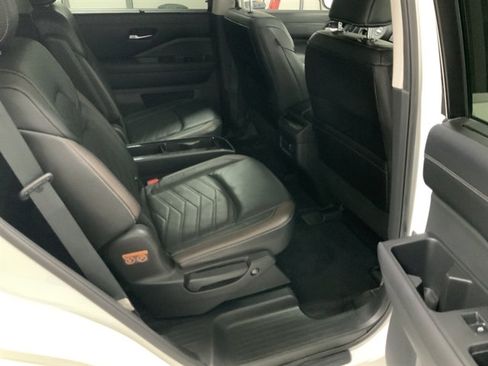 Used 2023 Nissan Pathfinder Platinum image 20