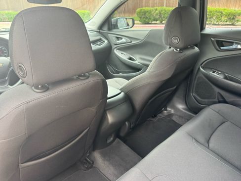 Used 2021 Chevrolet Malibu LS FWD image 25