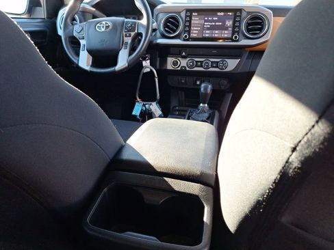 Used 2020 Toyota Tacoma SR5 image 34