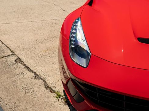 Used 2016 Ferrari F12 Berlinetta RWD image 12