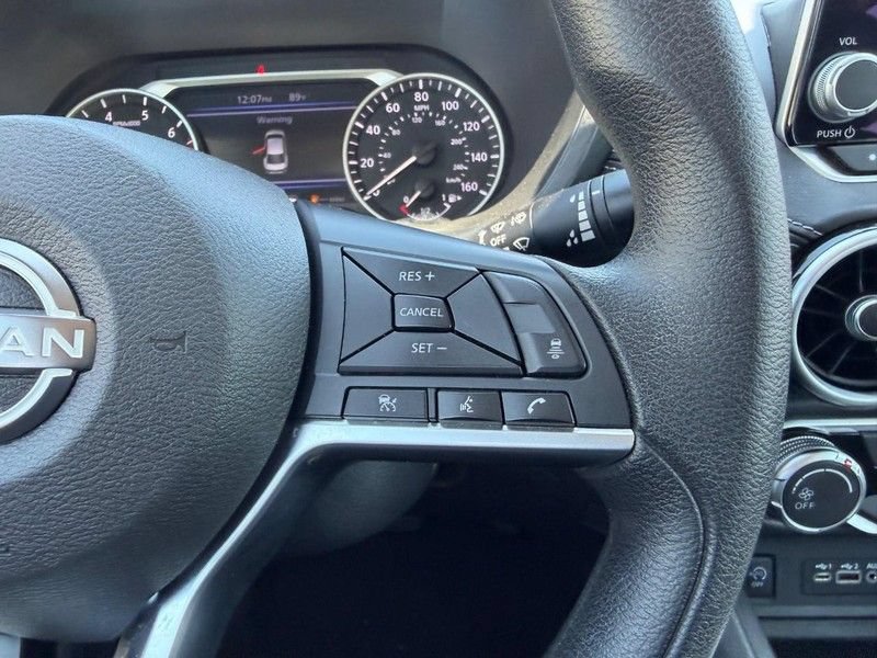 Used 2025 Nissan Sentra SV FWD image 11