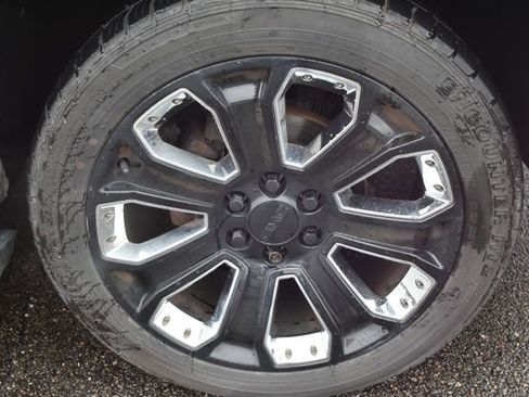 Used 2020 GMC Yukon Denali w/ Denali Ultimate Black Edition image 54