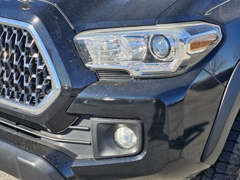 Used 2019 Toyota Tacoma TRD Off-Road w/ Technology Package image 7