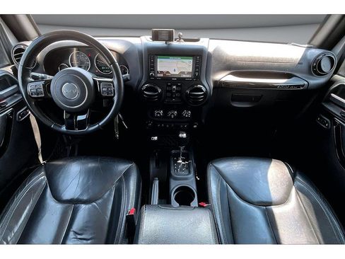 Used 2015 Jeep Wrangler Unlimited Sahara AWD/4WD image 10