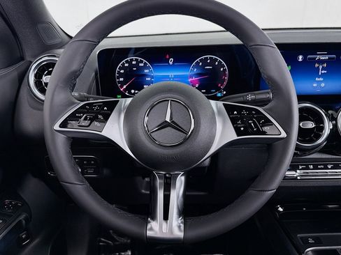 New 2026 Mercedes-Benz GLB 250 image 17