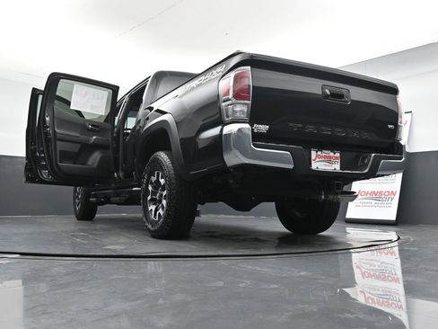 Used 2022 Toyota Tacoma TRD Off-Road image 45