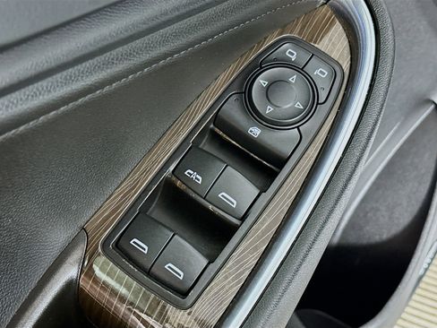 Used 2017 Chevrolet Malibu Premier w/ Premier Sun and Wheel Package image 18