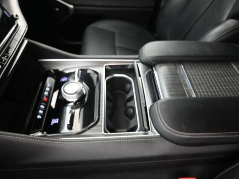 Used 2024 Jeep Wagoneer Series III AWD/4WD image 20