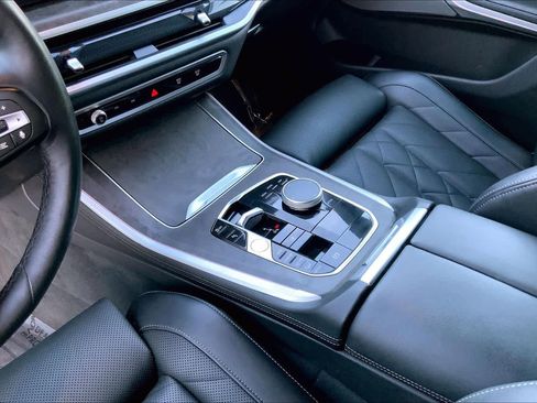 Certified 2024 BMW X5 xDrive40i w/ Premium Package image 17