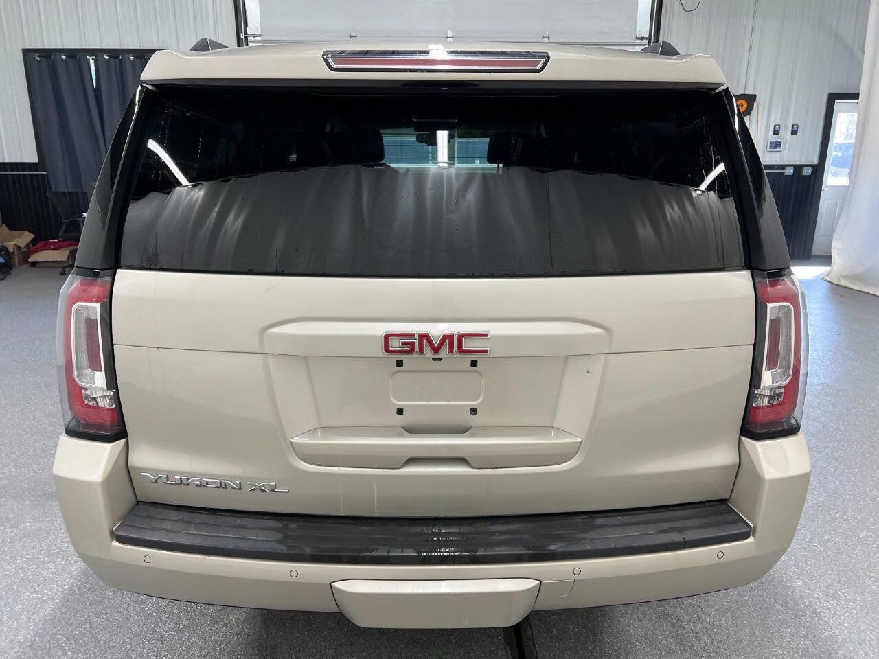 Used 2015 GMC Yukon XL SLT w/ HD Trailering Package AWD/4WD image 5