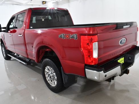 Used 2017 Ford F250 Lariat w/ Chrome Package image 15