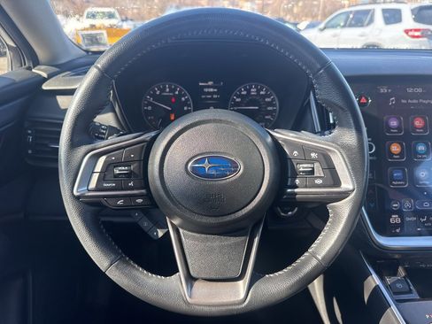 Used 2022 Subaru Outback Premium image 12