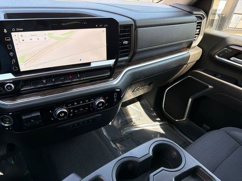 Used 2024 GMC Sierra 3500 SLE w/ SLE Value Package image 28