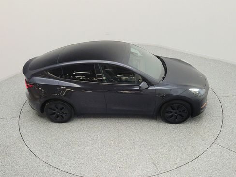 Used 2024 Tesla Model Y Long Range AWD/4WD image 25
