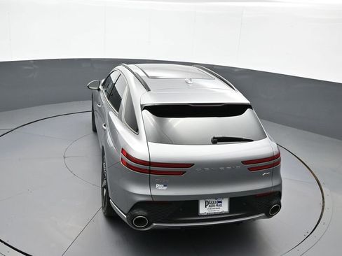 Used 2023 Genesis GV70 2.5T w/ Sport Prestige Package image 39