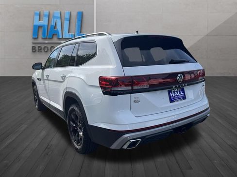 Certified 2024 Volkswagen Atlas Peak Edition SE AWD/4WD image 4