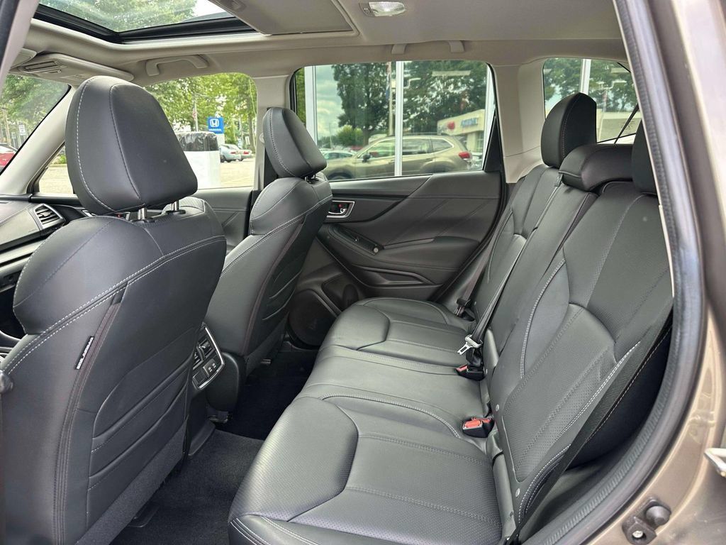 Used 2020 Subaru Forester Limited AWD/4WD image 9