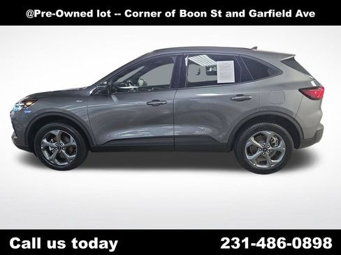 Used 2025 Ford Escape ST-Line Select AWD/4WD image 3