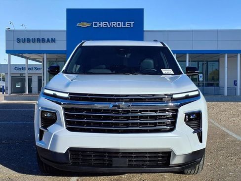 New 2026 Chevrolet Traverse LT w/ Driver Confidence Package image 2