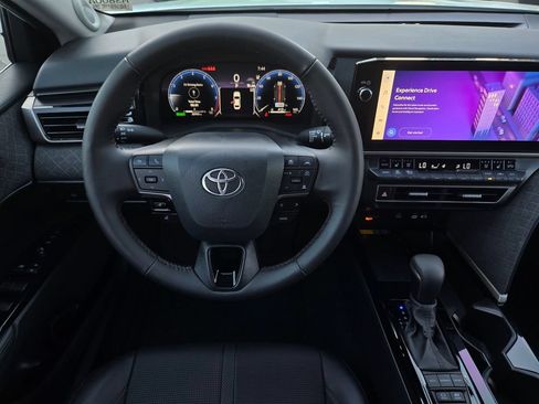 Used 2025 Toyota Camry XLE w/ Premium Package AWD/4WD image 13