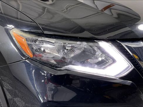 Used 2020 Nissan Rogue S FWD image 34