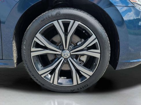Used 2021 Volkswagen Passat 2.0T SE FWD image 38