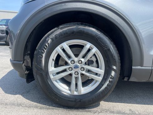 Used 2022 Ford Explorer XLT w/ Equipment Group 202A RWD image 31