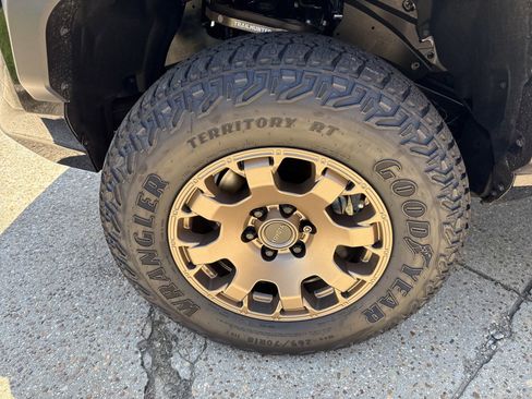 New 2025 Toyota Tacoma 4x4 Double Cab Hybrid image 9