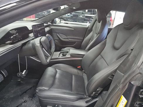 Used 2023 Tesla Model S image 4