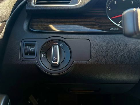 Used 2017 Volkswagen CC Sport image 32