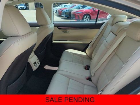 Used 2018 Lexus ES 350 w/ Luxury Package w/Wood Trim FWD image 12