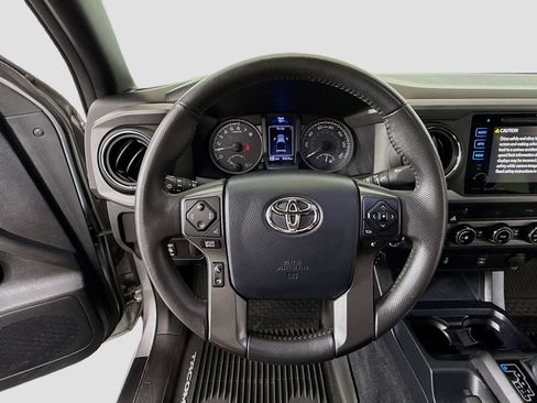 Used 2016 Toyota Tacoma TRD Off-Road w/ Towing Package AWD/4WD image 11