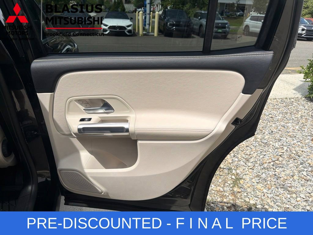 Used 2022 Mercedes-Benz GLB 250 4MATIC w/ Premium Package Lite image 53