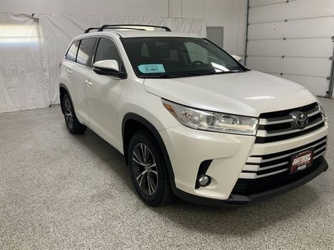 Used 2018 Toyota Highlander Plus image 4