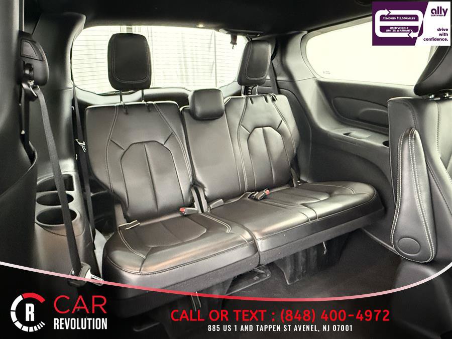 Used 2024 Chrysler Pacifica Limited FWD image 36