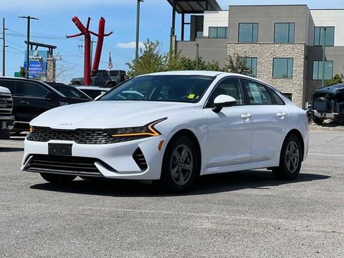 Used 2022 Kia K5 LXS FWD image 3