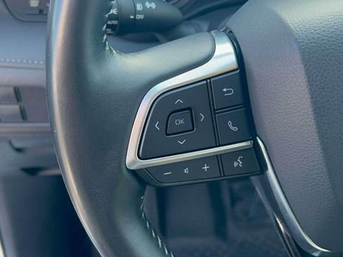 Used 2020 Toyota Highlander XLE AWD/4WD image 21