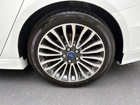 Used 2018 Ford Fusion Titanium AWD/4WD image 32
