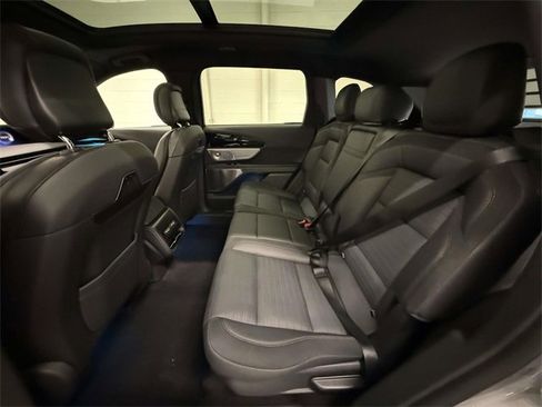 Used 2025 Lincoln Nautilus Reserve image 19