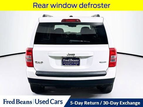 Used 2014 Jeep Patriot Latitude AWD/4WD image 8
