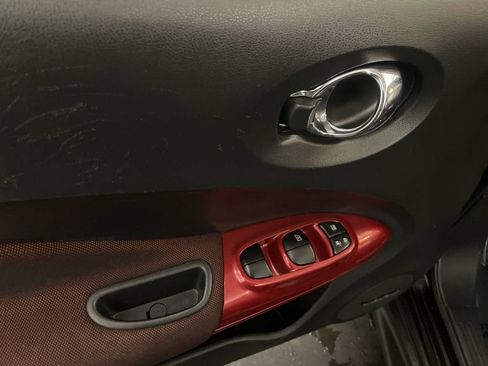 Used 2015 Nissan Juke SV w/ Technology Package image 18